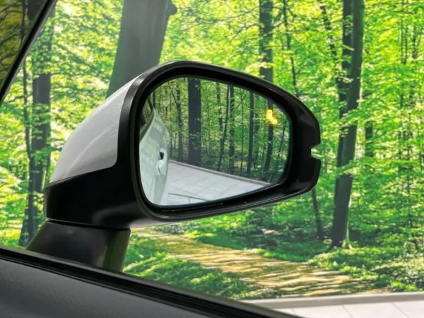 Honda Vezel 1.5 e:HEV Z — photo 8