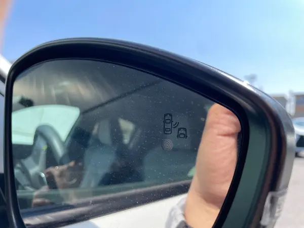 Peugeot 208GT Non-Smoking Genuine Display Audio Apple CarPlay Backup Camera Seat Heater Blind Spot Monitor Half Leather Seat ETC Paddle Shift Wireless Charger Spare Key (Pearl White) — photo 8