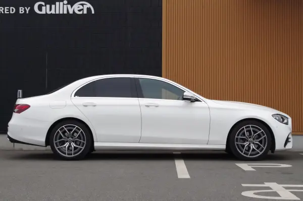 Mercedes-Benz E-Class E200 Sport (BSG Model) AMG Line Interior Package Exclusive Package Panorama Sunroof Genuine Navigation Apple CarPlay 360° Camera Wireless Charging Black Leather Power Seats Seat Heater HUD Burmester Dash Cam ETC LED Lights Genuine 19-inch Alloy Wheels (Polar White) — photo 9