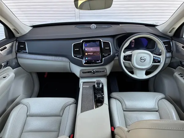 2023 Volvo Xc90 — photo 3