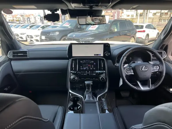 2025 Lexus Lx — photo 2