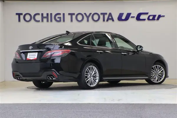 2021 Toyota Crown — photo 3