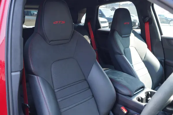 Porsche Cayenne GTS Tiptronic S 4WD Sport Chrono PDCC Passenger Display Privacy Glass (Carmine Red) — photo 9