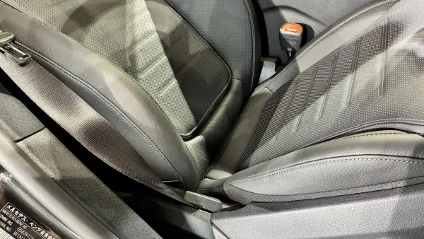 Mercedes-Benz GLC220 d 4MATIC (ISG) AMG Line Package Diesel Turbo 4WD MP202502 Rear Axle Steering AIRMATIC Suspension Steering Heater Head-Up Display Seat Ventilation (Seat Heater Function) (Driver and Passenger Seats) Burmester Surround Sound (Graphite Grey) — photo 8