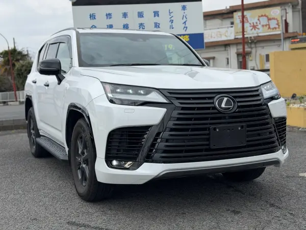 2022 Lexus Lx — photo 2