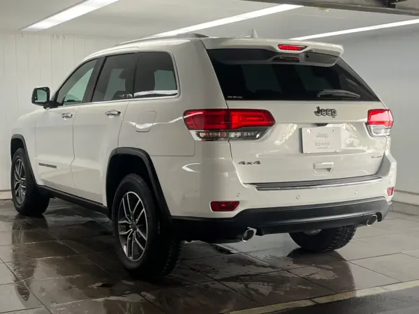 2021 Jeep Grand Cherokee — photo 2