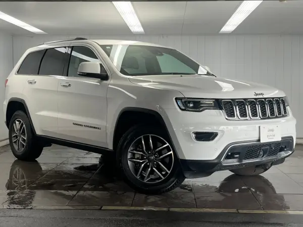 Jeep Grand Cherokee Limited (Non-Air Suspension) 4WD One Owner Leather Seats Apple CarPlay Bluetooth Factory Navigation Full-Seg Seat Heaters Ventilation Lane Keep Assist Forward Collision Warning ACC Backup Camera Certified Used Car Warranty (Bright White) — photo 9