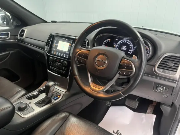 2021 Jeep Grand Cherokee — photo 3