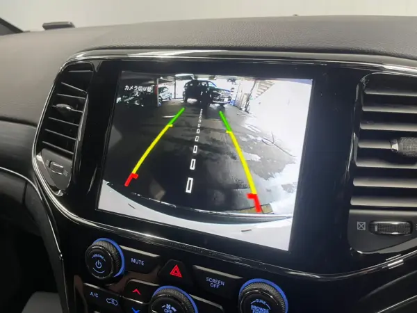 Jeep Grand Cherokee Limited (Non-Air Suspension) 4WD One Owner Leather Seats Apple CarPlay Bluetooth Factory Navigation Full-Seg Seat Heaters Ventilation Lane Keep Assist Forward Collision Warning ACC Backup Camera Certified Used Car Warranty (Bright White) — photo 8