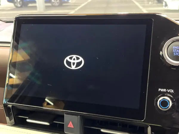 2023 Toyota Noah — photo 3