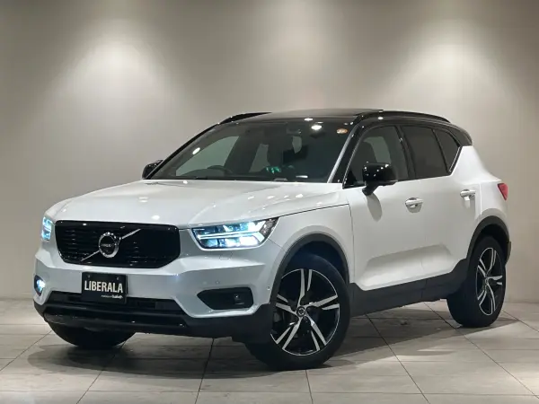 Volvo XC40 T4 AWD R-Design 4WD Genuine Navigation 360° Camera CarPlay Active Cruise Control Lane Keep Assist Parking Assist Harman Kardon Memory Power Seat Seat Heater Steering Heater (Crystal White Pearl) — photo 8