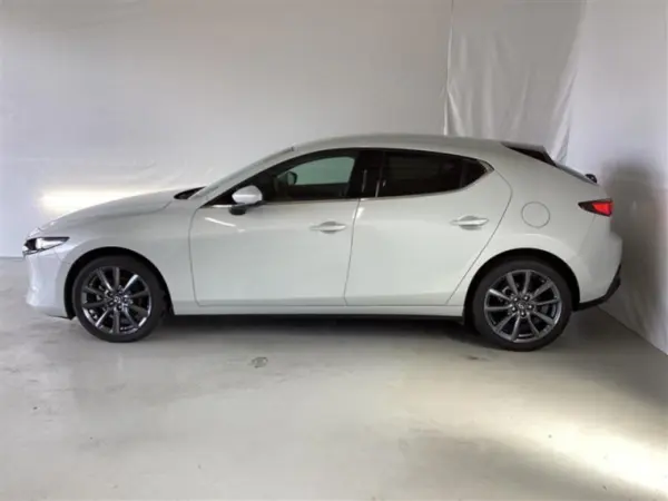 2023 Mazda 3 Fastback — photo 3