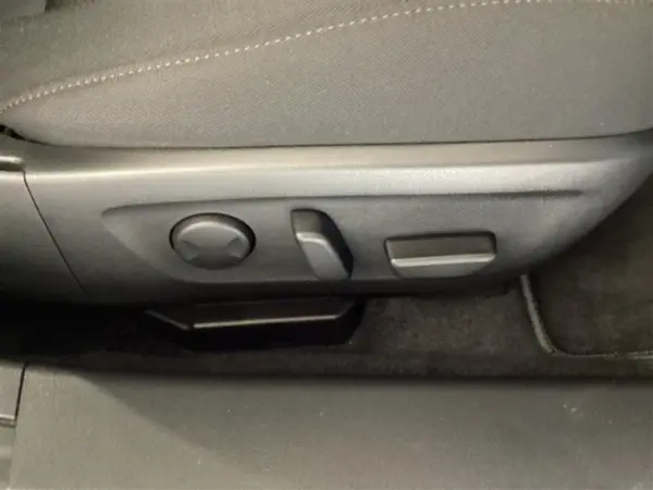 Mazda MAZDA3 Fastback 1.8 XD Proactive Touring Selection Diesel Turbo 4WD with Memory Navigation, Full-Seg, All Cameras (Ceramic Metallic Black) — photo 8