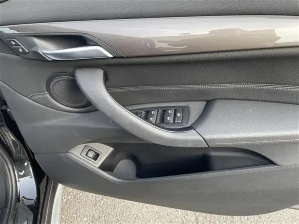 BMW X1 xDrive 18d xLine 4WD Electric Rear Gate Front Power Seats (Black) — photo 8