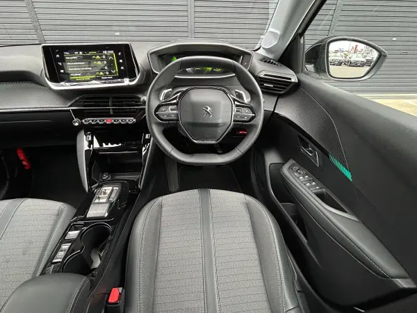 2023 Peugeot 208 — photo 3