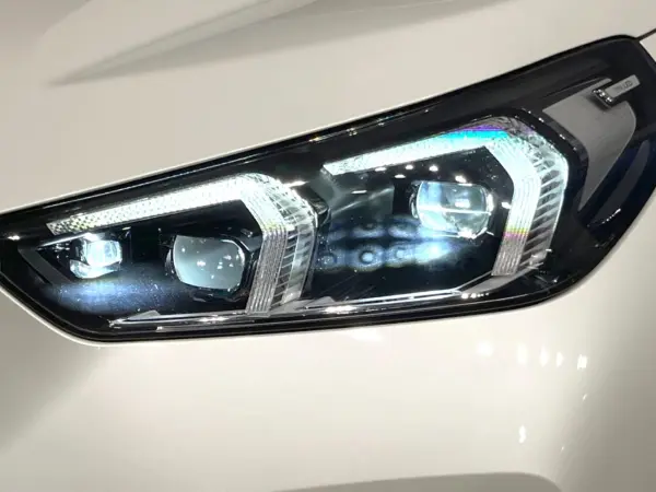 BMW X1 xDrive20d M Sport DCT Diesel Turbo 4WD Apple CarPlay Adaptive Cruise Control Genuine 19-inch AW Genuine Navigation Surround View Camera Automatic Parking System Half Leather Seats Front Power Seats/Seat Heaters LED Headlights (Mineral White Metallic) — photo 8