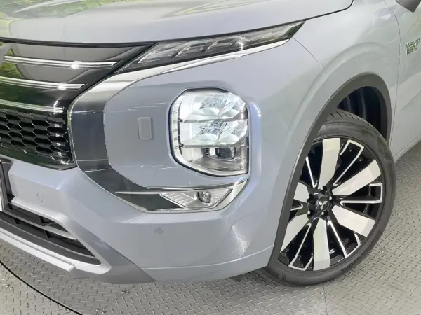 Mitsubishi Outlander PHEV 2.4 P Executive Package 4WD — photo 8