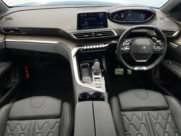 2022 Peugeot 5008 — photo 2