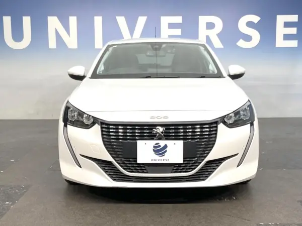 Peugeot 208 Allure with Apple CarPlay, Radar Cruise Control, Genuine 16-inch Alloy Wheels, Genuine Navigation, Rear Camera, Side Camera, Half Leather Seats, LED Headlights, Active Safety Brake, Smart Key (Pearl White) — photo 9