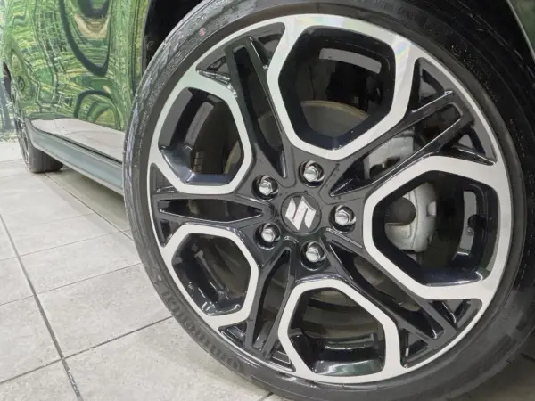 Suzuki Swift Sport 1.4 — photo 9