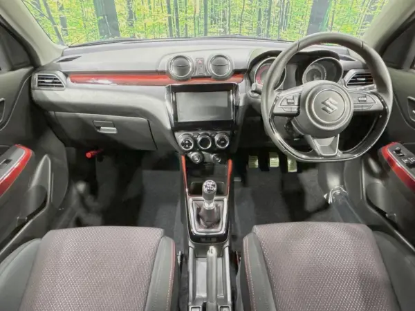 2023 Suzuki Swift — photo 2