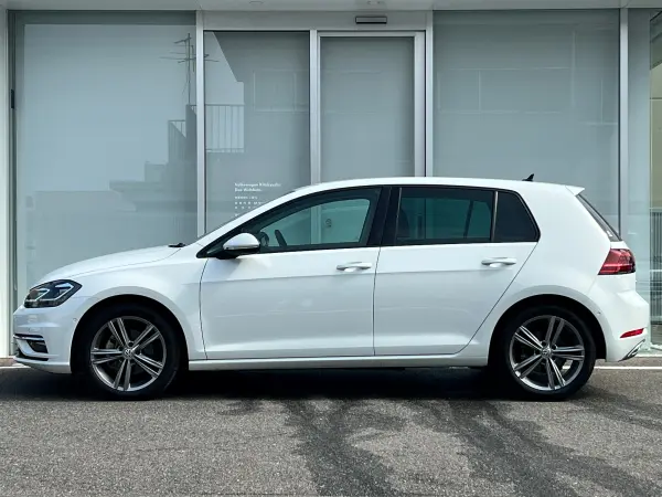2019 Volkswagen Golf — photo 2