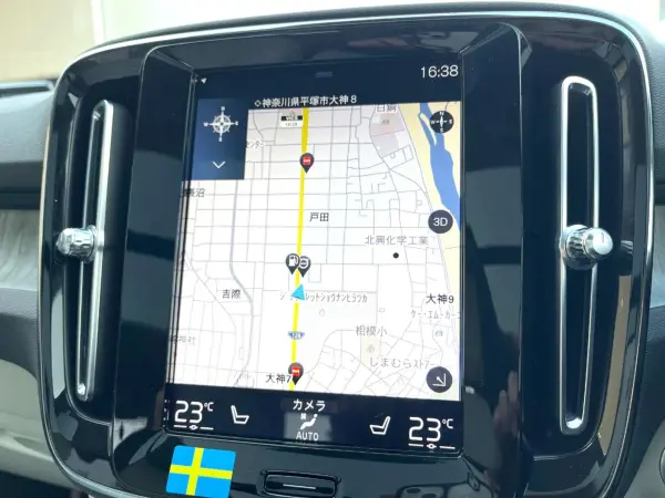 Volvo XC40 T4 AWD Inscription 4WD Panoramic Glass Sunroof Harman/Kardon White Leather Genuine Navigation 360° View Camera Non-Smoking Car Memory Power Seat Seat Heater Bluetooth Power Tailgate ETC (Denim Blue Metallic) — photo 9