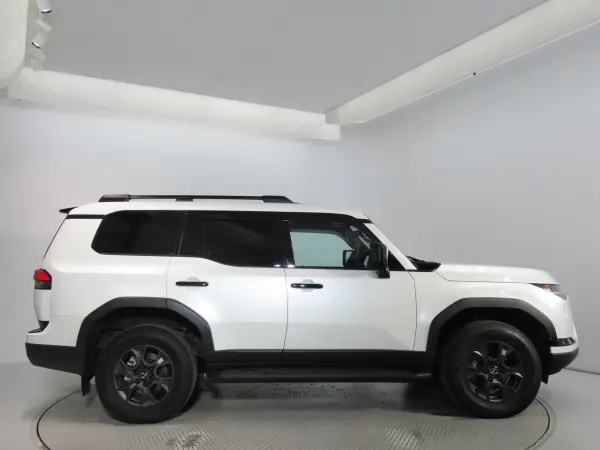 2025 Lexus Gx — photo 3