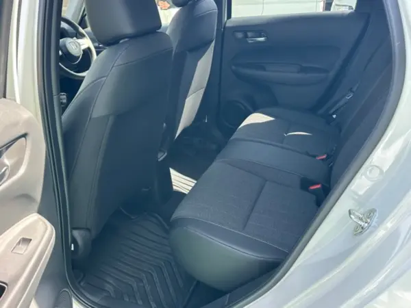 Honda Fit 1.5 Home Grade with Genuine Navigation, Backup Camera, LED Headlights (Platinum White Pearl) — photo 8