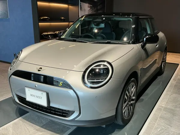 2025 Mini Cooper — photo 2