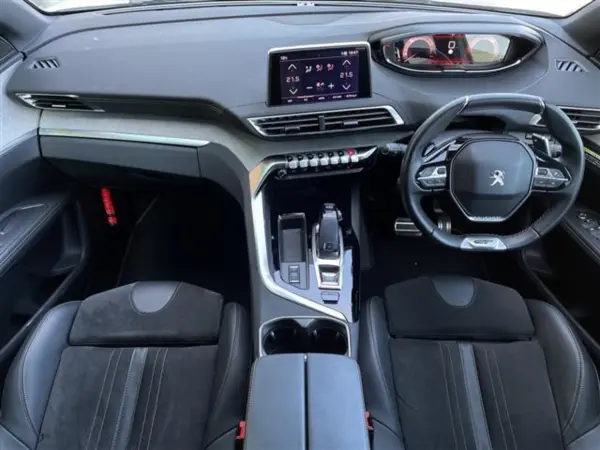 2022 Peugeot 5008 — photo 2