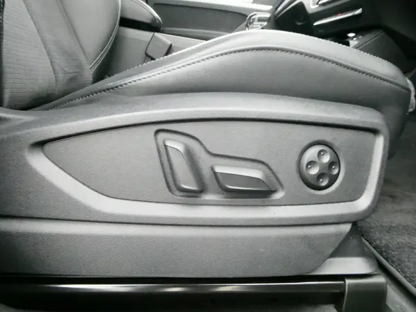 Audi Q5 40 TDI Quattro S Line — photo 8