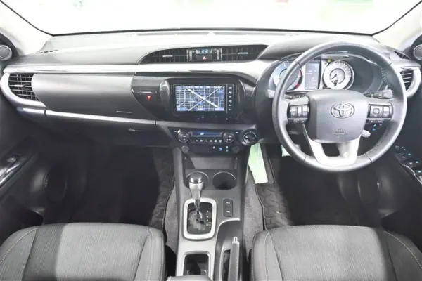 Toyota Hilux 2.4 Z Diesel Turbo 4WD — photo 7