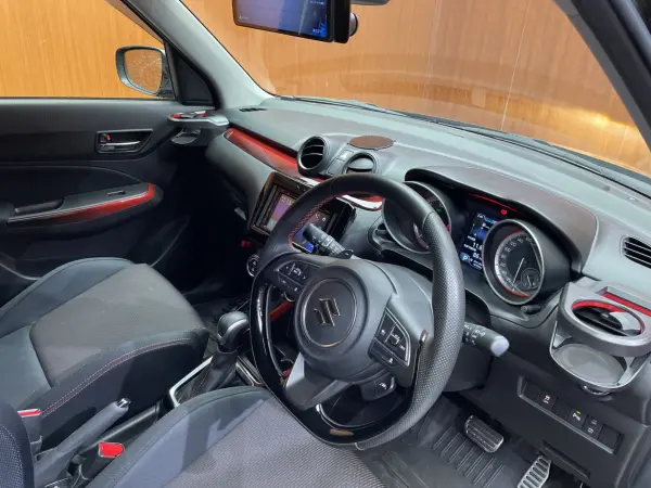2023 Suzuki Swift — photo 3