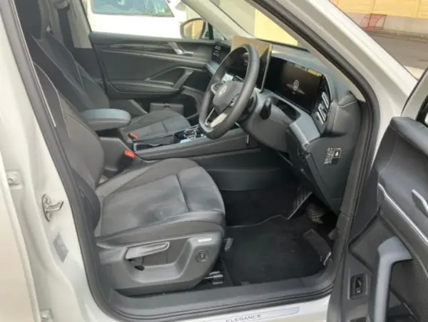 Volkswagen Tiguan TDI 4Motion Elegance Diesel Turbo 4WD (White) — photo 9