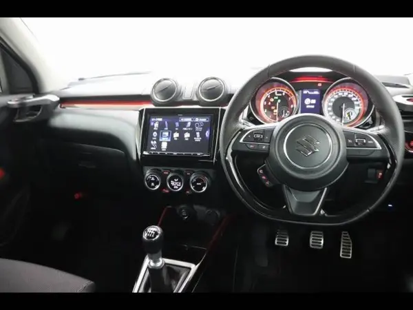 2023 Suzuki Swift — photo 2