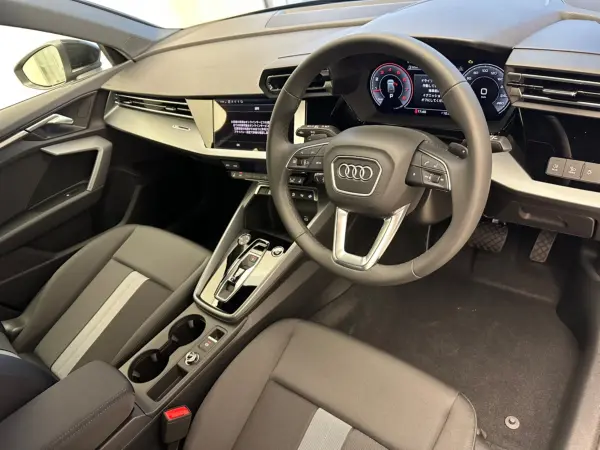 Audi A3 Sportback 30 TFSI Advanced — photo 8