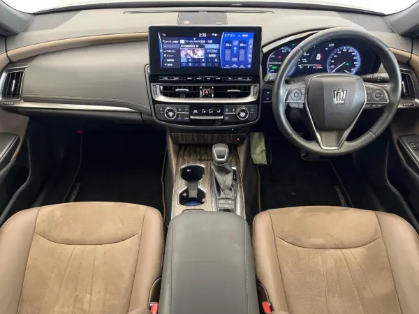 2021 Toyota Crown — photo 2