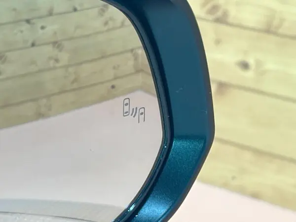 Toyota Noah 1.8 Hybrid S-Z Non-Smoking Car Comfort Convenience Package Universal Step 10-inch Navigation Toyota TeamMate Surround View Camera Radar Cruise Blind Spot Monitor Digital Inner Mirror Head-Up Display 100V Power Outlet Genuine 17-inch Alloy Wheels (Platinum White Pearl Mica) — photo 8