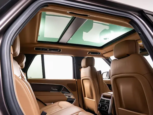 Land Rover Range Rover HSE 3.0L D300 Standard Wheelbase Diesel Turbo 4WD Certified Used Car Sliding Sunroof Head-Up Display Power Side Steps Digital Mirror Electronically Controlled Air Suspension Meridian Sound System Seat Cooler & Heater Paddle Shift (Tourmaline Brown) — photo 7