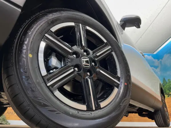 Honda Vezel 1.5 G 4WD — photo 9