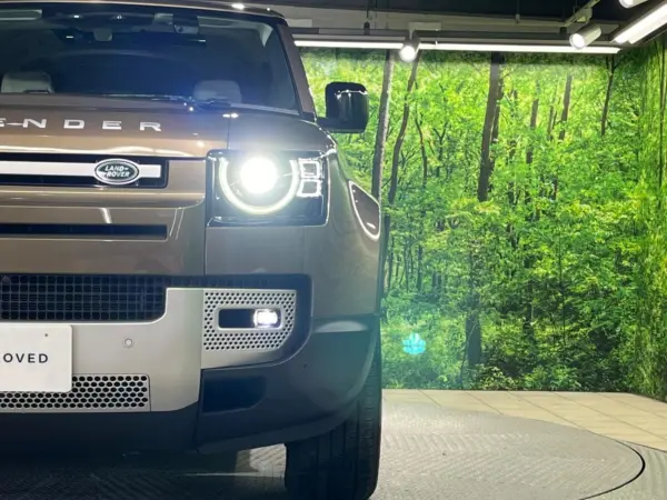 Land Rover Defender 110 S 3.0L D300 Diesel Turbo 4WD Certified Used Car — photo 9