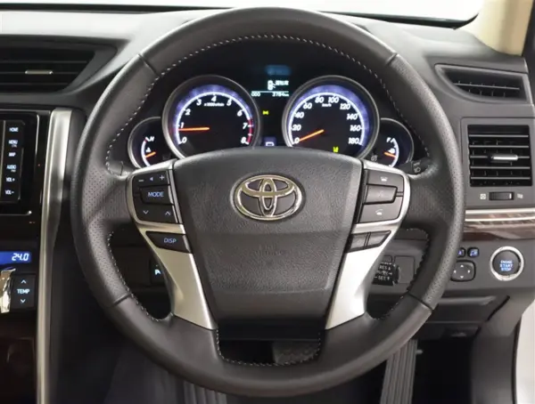 Toyota Mark X 2.5 250G — photo 8