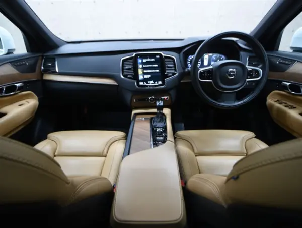 2020 Volvo Xc90 — photo 3