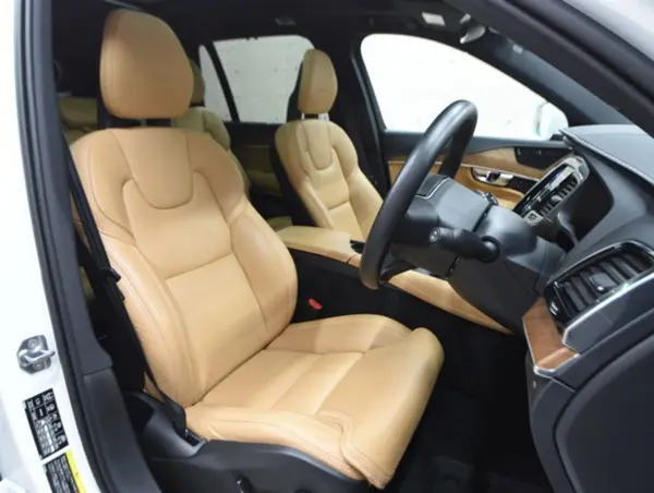 Volvo XC90 D5 AWD Inscription Diesel Turbo 4WD Brown Leather Seats Sunroof Power Tailgate Genuine Navigation All-Around Monitor Digital Terrestrial TV Bluetooth Audio Apple CarPlay Android Auto Seat Heaters Steering Heater (White) — photo 7