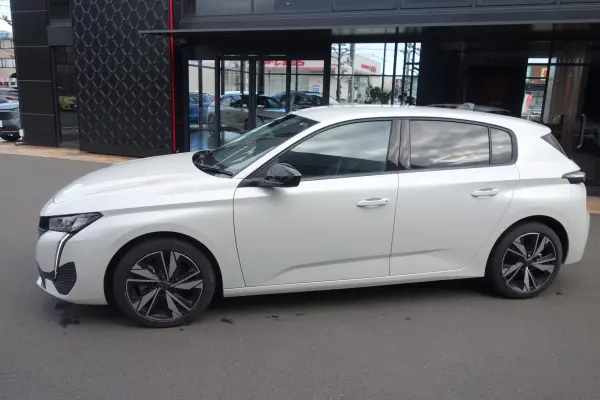 2023 Peugeot 308 — photo 3