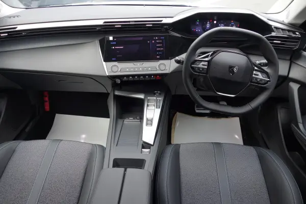 Peugeot 308 Allure BlueHDi Diesel Turbo — photo 8