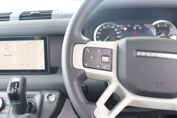 Land Rover Defender Standard - Manufacturer Certified Used Car with 2-Year Warranty (Fuji White) — photo 9