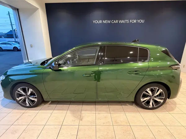 2023 Peugeot 308 — photo 2