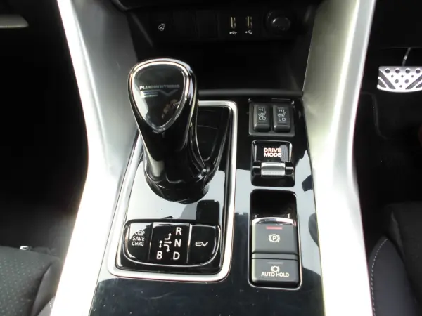 2021 Mitsubishi Eclipse Cross — photo 8 | Tuminion Kenya